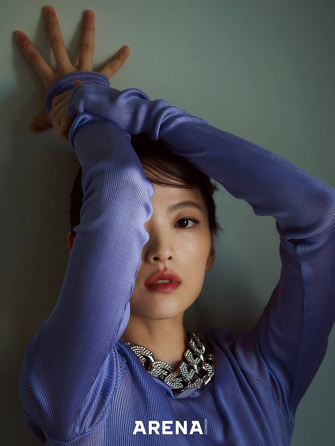 Retro pictorials of Actor Chun Woo-Hee have been released.Arena Homme Plus presented a pictorial with Chun Woo-Hee on September 26.In the public picture, Chun Woo-Hee tried a new concept of emotion that was not previously shown.I climbed on the sofa, and the details were boldly dressed in colorful costumes, creating a variety of new feelings.Chun Woo-Hee was satisfied with the concept that has been shown so far and was different from the ones that have been shown so far, and it is the back door that it moved naturally in the field and received praise from the staff.In the following interview, Chun Woo-Hee expressed his solid attitude and attitude as an actor, saying, Sarah of Actor, who is good at genuinely and sincerely treating him, does not change his essence.Chun Woo-Hee also explained the recent entertainment program, referring to Street Woman Fighter and Transfer Love.Asked about his hobby cello, Chun Woo-Hee said, Ive been doing it for quite a while. Im trying not to turn the fire off as much as I can.I am still trying to do it, whether it is killed or cooked. Interview also expressed his aspirations for cello.The interview specialist and the whole picture with the candid heart of Chun Woo-Hee will be released in the October issue of Arena Homme Plus.