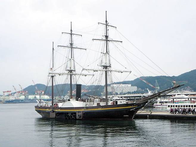 日 최초의 증기 함선 - 일본 나가사키에서 관광객 유람선으로 쓰이는 일본 최초 증기 함선 ‘간코마루’의 복제 선박. /데이비드 스탠리/플리커