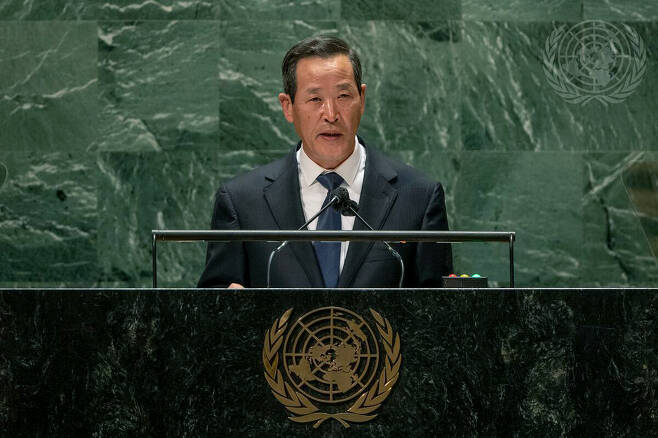 North Korea's Ambassador to the UN, called on the US to drop its “hostile policy” toward his country in a speech at the UN General Assembly in New York on Monday (US time). (AP-Yonhap)