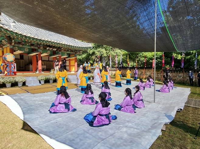 궁녀제 봉행 장면.(2)