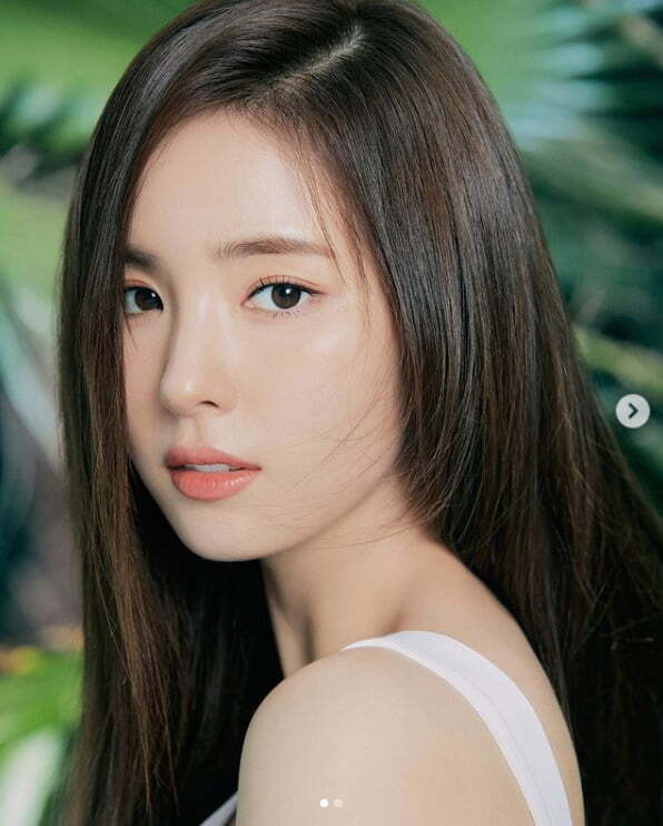 Actor Shin Se-kyung told her daily life.Shin Se-kyung posted two photos on his instagram on the 30th without any comment.It contains a picture of Shin Se-kyung with long straight hair in the public photo.On the other hand, Shin Se-kyung has appeared in the JTBC drama Run On which ended in February.Photo: Shin Se-kyung SNS