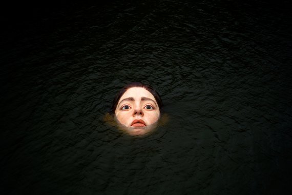 멕시코 극사실주의 예술가 루벤 오로즈코의 'Bihar'(바스크어로 내일)라는 이름의 조형물이 스페인 빌바오의 네르비온 강에 설치됐다. /사진=로이터뉴스1