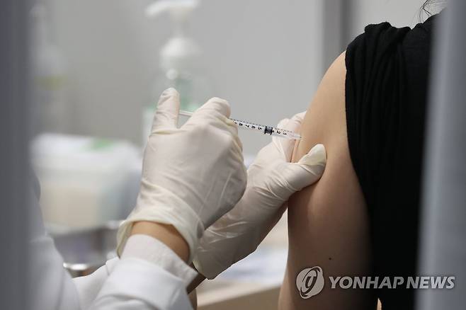 백신 접종 [연합뉴스 자료]