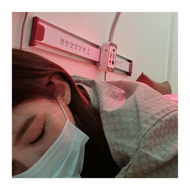Broadcaster Jeong Ga-eun has been to a clinic in the middle of the husband of Jang Youngran.On the 4th, Jeong Ga-eun posted a picture on his SNS with an article entitled Thank you for being able to work today! I will go and play when it is over.The photo shows the image of Jeong Ga-eun, who finished shooting. Jeong Ga-eun, known as 170cm, collects attention with an amazing leg length.Jeong Ga-eun, nicknamed 8th Song Hye-kyo at the beginning of his debut, still stands out.Then, Jeong Ga-eun went to a full-fledged oriental clinic before going home.Jeong Ga-eun said, My back was so sick throughout the shoot. I was so sick and so comfortable. It is a real real review. I have not been to a hospital for a long time.I was hit once and I did not really hurt. In the middle of the day, I opened a clinic recently.Meanwhile, Jeong Ga-eun is now raising her daughter alone.Jeong Ga-eun recently appeared on MBC entertainment program Radio Star and released the life of a single mother and received a lot of support.