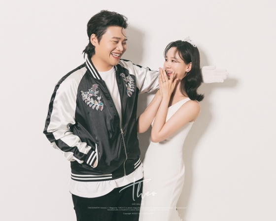 The comedian Lee Se-jin, 34, who announced her marriage, expressed a special affection for the bride-to-be, who is eight years younger.Lee Se-jin said in a telephone interview with the 7th, It is like a gag woman as a preliminary bride, he said. It is a cheerful and plump tropical style.Lee Se-jin will marry Kwon Woo-woo, a pre-married bride of eight years old, at 3 pm on November 13th in Floating Island, Seoul.Lee Se-jin and Kwon in the wedding picture released on the day showed off their Chemie in accordance with the serious yet comic concept.Lee Se-jin said, I majored in art and work in design, he said. I usually play a lot of jokes and have a little greed.I like to be interested and I am a positive friend. The wedding will be held officiatingly by Seo Tae-hoon, and fellow comedians will celebrate.Seo Tae-hoon is a special relationship with Lee Se-jin for 12 years in a house.Lee Se-jin said, I felt a little bit prepared for divorce when I arranged the move (in the house where I lived with Seo Tae-hoon) and found another house. I was so happy that I was so close to my family.In Comedy Big League, he appeared in Cobik Enter corner and gives a smile to viewers as a gangster.Lee Se-jin said, After the comedy big league recording, I think I will go on a honeymoon to Guam that week.We have been blocked from traveling abroad because of Corona 19, so we decided to make such a place that we can do for our parents, not for honeymoon. 