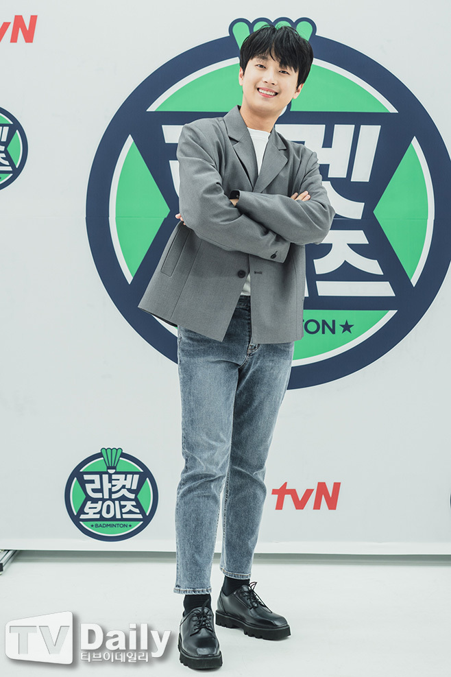 TVN entertainment program Pep Boys production presentation was broadcast live on the afternoon of the 7th.On this day, Yang Jung-woo PD, Kim Se-hee PD, Lee Yong-dae, Jang Soo-young, Jang Sung-kyu, Yoon Hyun-min, Yoon Doo-joon, Lee Chan-won, Kim Min Ki and Jung Dong Won were together.Pep Boys is a badminton challenger for young people who are full of energy.Badminton newcomers who are more serious than anyone will participate in the All States tournament after breaking the seal with all states masters.The coach was the 2008 Beijing Olympic gold medalist and former national team Lee Yong-dae, who will be supported by former national team member Jang Soo-young.Jang Sung-kyu is the chairman of the club and MC who will lead the Pep Boys and adds fun.