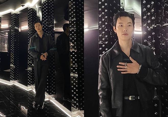 Actor Ryu Jun-yeol has given off charisma in all-black fashion.On the 8th, Ryu Jun-yeol posted several photos on his instagram along with advertising.Ryu Jun-yeol in the photo showed off his intense presence in the colorful Tian Shi space; revealing his chic in all-black fashion, he boasted beauty with a hairstyle that revealed his forehead.In the Tian Shi space, the fans admired the appearance of Ryu Jun-yeol, who seemed to be an art work, with comments such as It is so cool, Simple, It is handsome, It is highland and It is a big hit.Meanwhile, Ryu Jun-yeol has been in public with Hyeri since 2017, and is currently appearing on JTBCs weekend drama No Longer Human.