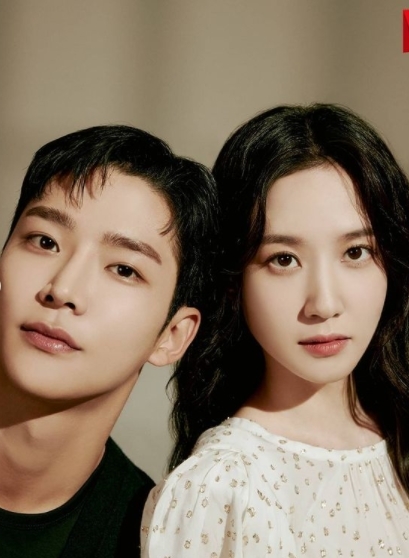 On the 8th, Park Eun-bin released several photos on his instagram with the article TheKingsAffaction #NETFLIX #OCTOBER11.Park Eun-bin in the photo shows Actor RO WOON, Nam Yoon-soo, and Bae Yun-kyung, who appear together in Drama The Kings Affaction.There is also a picture of Park Eun-bin, who closed his eyes with RO WOON and each other from the group cut that gives a cheerful atmosphere.In addition, Park Eun-bin and RO WOON, which boast a similar appearance, attract attention.In her post, RO WOON boasted of friendship, leaving a comment saying Charlie Whiting ~.The netizens then cheered on the new work with comments such as I like it so much, The Kings Action ~, Actor Charlie Whiting!On the other hand, Park Eun-bin played the role of Crown Prince Lee, who had a secret that was forced to hide from KBS 2TV drama The Kings Affaction which was first broadcast on the 11th.Photo: Park Eun-bin Instagram