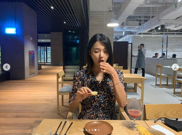 Actor Nam Bo-ra conveyed his lovely daily life.On the 12th, Nambo posted several photos on his instagram with the article I will eat, eat and eat.In the open photo, Nam bo-ra is eating ice cream cute.On the other hand, Nambo is appearing in the JTBC entertainment program China is Radio Star - Life Radio Stars.Photo: Nam Bo-ra SNS