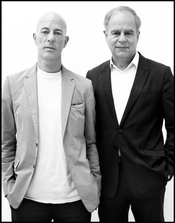 스위스 출신 듀오 건축가 자크 헤르조그(왼쪽)과 피에르 드 뫼롱. ⓒ Lucian Hunziker [사진 송은문화재단]