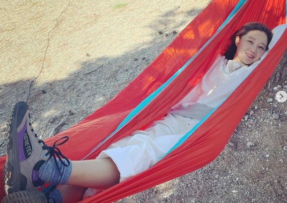 Actor Gong Hyo-jin has revealed the recent healing in nature by lying on a hammock.Gong Hyo-jin posted a photo on his 12th day with an article encouraging the shooter, saying, 10/14 night 10:40 KBS2 is too soon.The photo shows Gong Hyo-jin lying on a hammock at the beach, and Gong Hyo-jins lovely charm, which is smiling brightly when he leaves himself in a hammock, catches his eye.Fans responded, I am so excited, I am a home shooter, and I am pretty.On the other hand, Gong Hyo-jin will meet with fans through KBS2 entertainment From Today to Innocent, which will be broadcasted first on October 14th.It is a Phil (Neutral) environmental entertainment that stays without traces in nature and challenges Carbon zero (neutral) life, and will feature Gong Hyo-jin, Lee Chun-hee and Jeon Hye-jin.