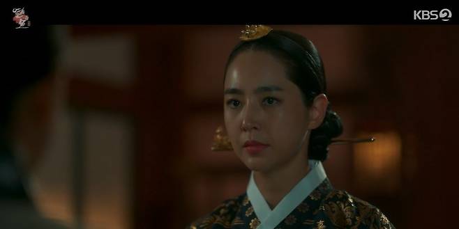 Han Chae-ah set up Choi Myung-bin, who had been pulled out of the palace, with three hands.On KBS 2TV The Kings Affaction broadcast on the 12th, Dami (Choi Myung-bin), who is a three-son by Han Chae-ah, was portrayed.Earlier, Seson Yi Hui died by Jung Seok-jo, and the palace shed bitter tears.The palace, which called the twins walls to the palace, said, From now on, you are the three hands. You should never tell anyone about this.The palace also showed the body of Lee Hui, who was deceived by Han Ki-jae (Yoon Jae-moon), and said, Is not it my daughters fathers blood mixed with it? So please send it to my fathers hand?The courtiers were given consideration, and the courtier said, You dont have to care about anyone else, only you do care about it.He is such a man, and it is not necessary to have his head pressed against others, nor to have difficulty; the only ones you bow to are His Majesty and Degrade.