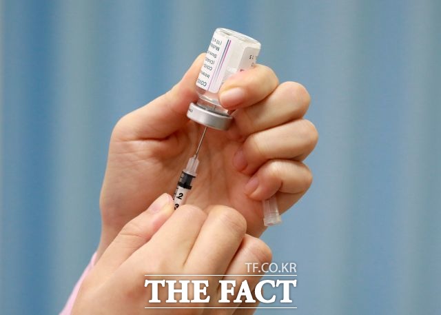 13일 청와대 국민청원 게시판에는 '모더나 백신 1차 접종 이후 사망'이라는 제목의 청원 글이 올라와 있다. /이동률 기자