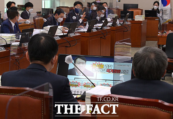 김영배 더불어민주당 의원이 '윤석열 검찰 총선개입 국기문란 사건' 질의를 하고 있다.