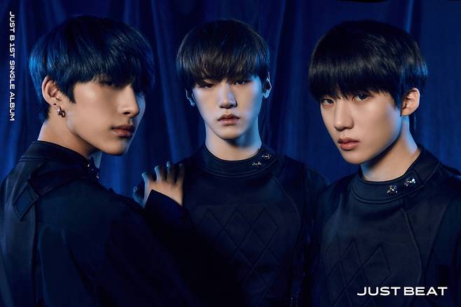 JUST B released several version photo unit cuts of its first single album, JUST BEAT (Just Beat), which will be released on the 27th through official SNS on the 16th.JUST B can be seen in the deadly atmosphere of the masked version unit cut that follows the group cut released on the 14th and the individual cut by the member.The mask object, which decorates the background, maximizes the mysterious atmosphere and captures the eye.First, Jimin, Lee Geon-u, and baein stand side by side, overwhelming those who see with dreamy eyes.JM, evandotitis, and Kim Sang-woo showed a new unit combination of chemistry with a more free pose and a languid charm.Mask version concept Through photo group cut, individual cut, and unit cut, JUST B emits unique mood and charisma with black color and blue tone background.Therefore, expectations for more concept photos predicted by JUST B will increase.