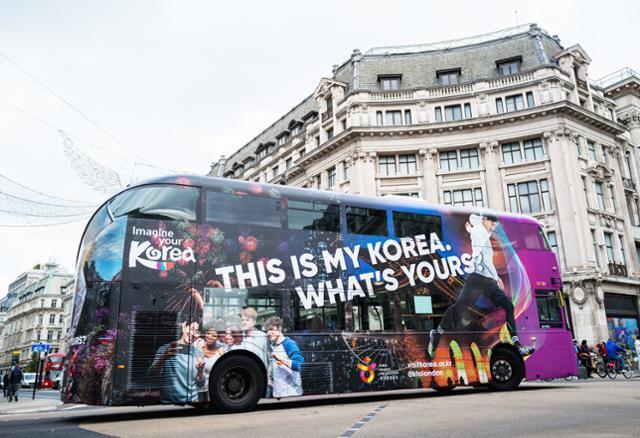 손흥민을 모델로 내세운 런던의 2층 버스 래핑 광고. 한국관광공사 제공