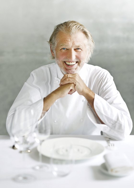 세계 최고 셰프(요리사)로 평가받는 피에르 가니에르. 십대 시절 아버지가 하는 식당에서 요리를 시작해 프랑스 리옹 근처 생테티엔(Saint Etienne) 지방에 자신의 식당을 열고 최고의 레스토랑을 뜻하는 미슐랭 스타 3개를 획득했다. 사진 피에르 가니에르