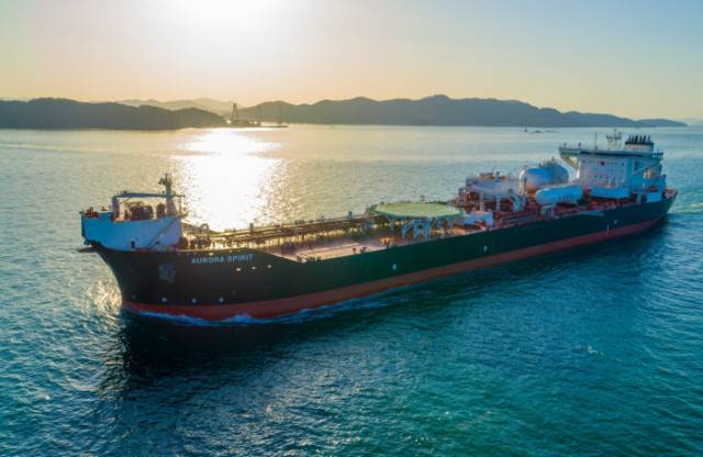 ▲삼성중공업이 건조한 LNG 이중연료 추진 셔틀탱커. ⓒ삼성중공업