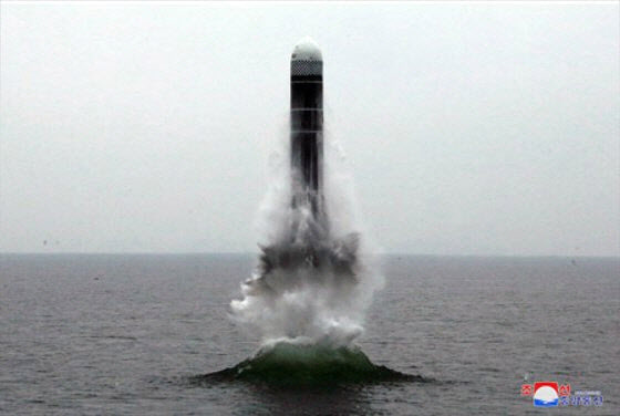 2019년 10월 중앙통신 홈페이지에 공개된 북극성-3형 시험 발사 모습.
