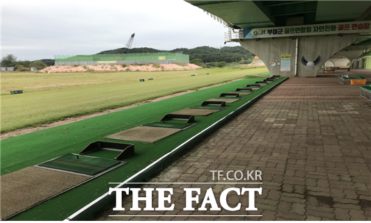 국토관리청은 부여군에 10월 말까지 자진 철거하지 않을 경우 강제 철거하겠다고 통보한 것으로 알려졌다./부여군 제공