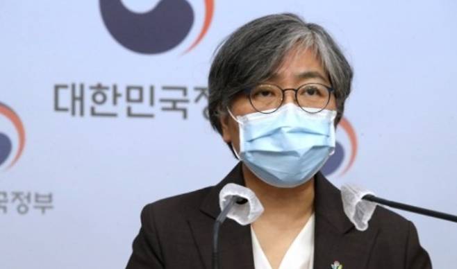 정은경 질병관리청장이 코로나19 대응 특별방역점검회의 결과를 브리핑하고 있다. 연합뉴스 제공