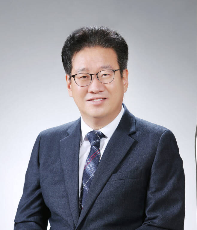 김동천 송신초등학교 교장