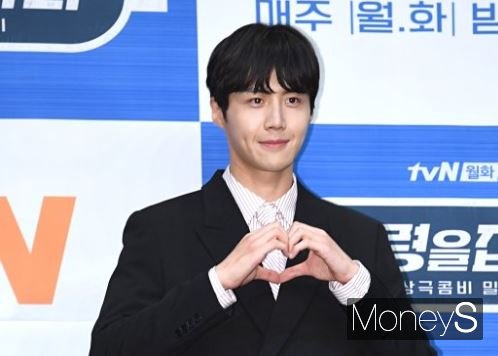 사생활 논란에 휩싸인 배우 김선호가 "죄송하다"는 입장을 밝혔다. /사진=장동규 기자