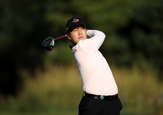 김민규가 하나은행 인비테이셔널 1라운드 단독 선두로 올라섰다. 사진=KPGA 제공