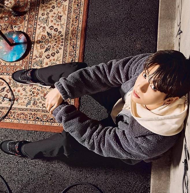 '360˚ PERFECT' 방탄소년단 정국, 각도불문 환상 비주얼..절제된 섹시미 '女心 흔들'