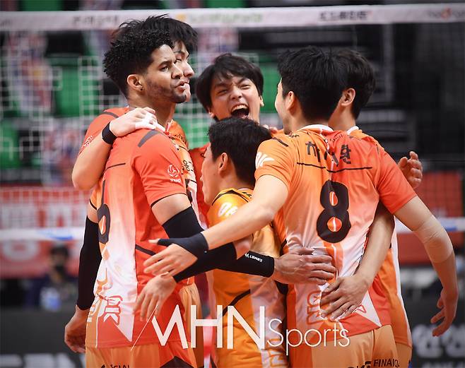 레오 '승리의 주역'