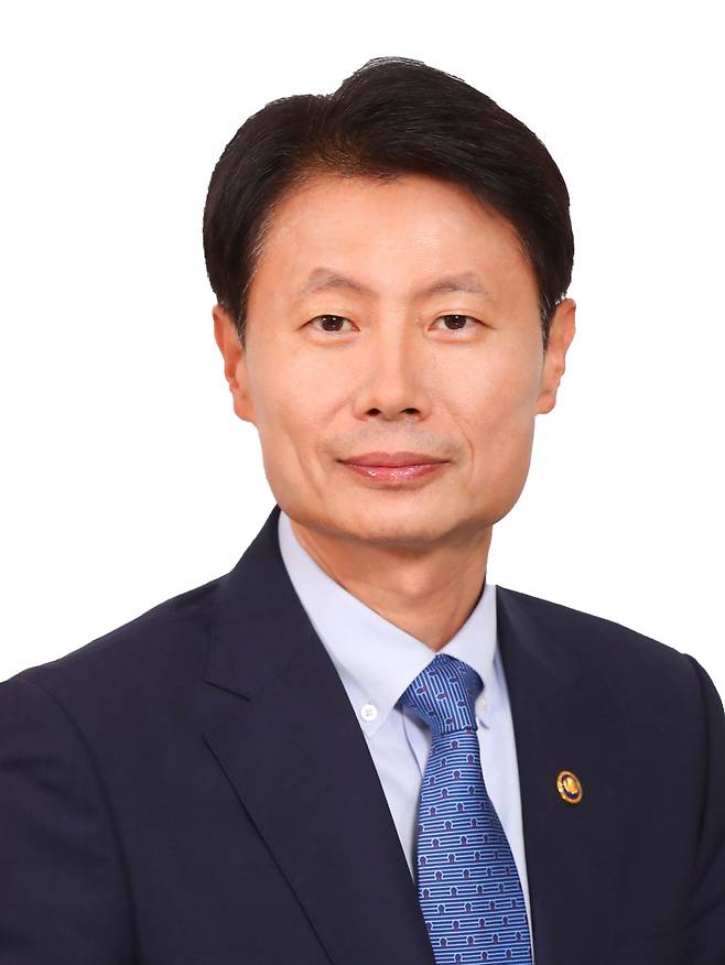 South Korea’s minister for Food and Drug Safety Kim Ganglip
