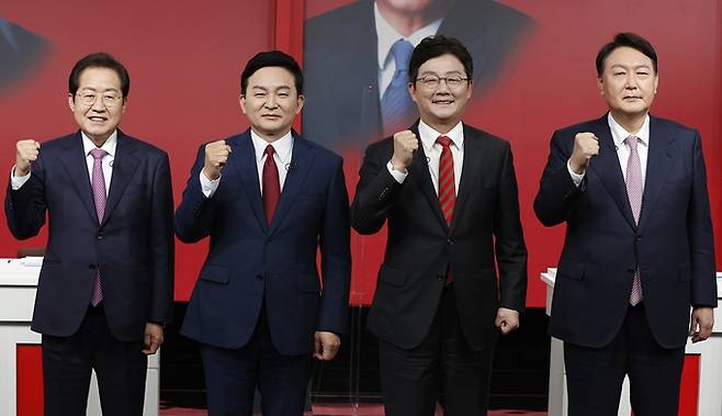 국민의힘 대권주자들이 윤석열 전 검찰총장을 거세게 비판했다. 사진은 왼쪽부터 홍준표 의원(대구 수성구을), 원희룡 전 제주지사, 유승민 전 미래통합당(현 국민의힘) 의원, 윤석열 전 검찰총장. /사진=뉴스1