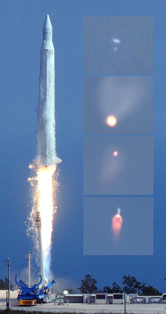 2010년 2차 발사에서 이륙 137초만에 공중 폭발한 한국형발사체(KSLV-1) 나로호.[ 사진공동취재단 ]