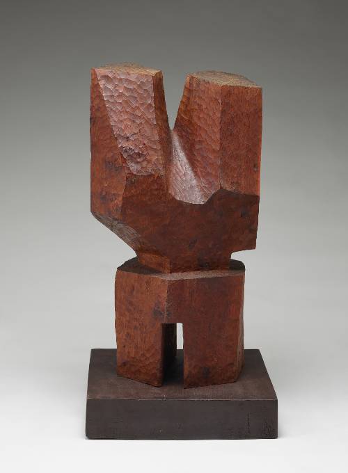 조각가 김종영은 목재 석재 금속 석고 등 온갖 재료를 구사했지만, 그의 조각이 주는 졸박한 맛은 나무 조각과 돌 조각에서 많이 난다. 특유의 깎지 않은 아름다움이 자연 그 자체의 재료인 나무와 돌에서 잘 발휘되기 때문이다. 나뭇가지를 연상시키는 ‘작품 79-8’(1979)도 졸박한 맛이 한껏 살아있다. 국립현대미술관 제공