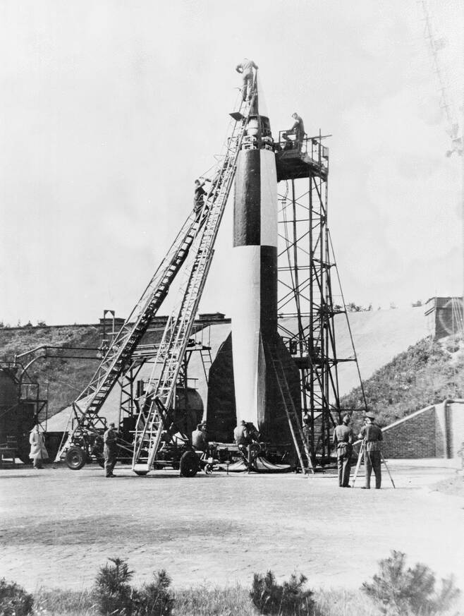 1942년 독일이 발사한 세계 최초의 로켓 V-2. ［하이픈 제공사진.재판매 및 DB 금지］