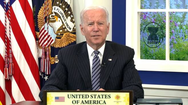 [워싱턴=뉴시스]조 바이든 미국 대통령이 26일(현지시간) 화상으로 열린 미·아세안 정상회의에서 발언하고 있다. (사진=백악관 유튜브 캡처) 2021.10.26. *재판매 및 DB 금지