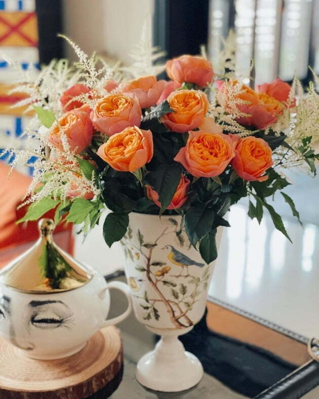 Actor Ki Eun-se enjoyed her florist hobby.Ki Eun-se wrote on Instagram on the 27th that she was Good morning. Flower play today. Make a bouquet for today.I love it so much because my fingers are free. # Giants house #ki flower play #flowers #flowerstagram In the photo, Ki Eun-se is making flower arrangements and bouquets. Ki Eun-se, who heals with beautiful flowers, looks happy.Ki Eun-se was cast in SBSs new drama Now, Im Breaking Up.Ki Eun-se married a 12-year-old American Korean businessman in 2012.