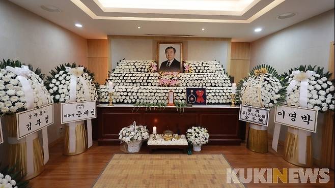 서울 종로구 서울대병원 장례식장에 마련된 전 대통령 고 노태우씨 빈소. 사진공동취재단