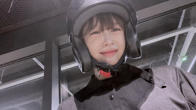 Group EXID member Hani (Ahn Hee-yeon) has confessed to the Alba grievances.Hani posted a few photos on his instagram on the 31st, Alba Hardness.The photo shows Hani doing Alba; he didnt say which one, but the figure wearing a helmet shows the grievance.Hani did not jump into the real Alba front: Hani was filming Alba in his drama Idol.Alba feels indirectly, but it is frowned at the fact that it is difficult.Meanwhile, Hani appears in JTBCs new drama Idol: The Coup.