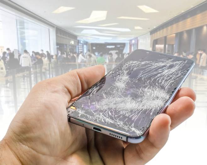 애플스토어 여의도점 매장 앞.