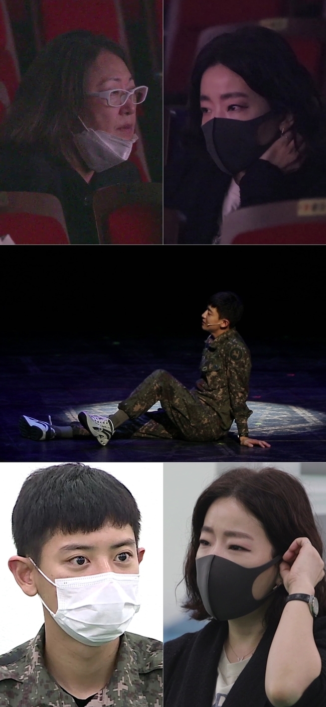 EXO Chanyeol as well as Kim Mun-jung also freezes steam bose corporation appears.In KBS 2TV entertainment Boss in the Mirror (hereinafter referred to as Donkey Ear), which will be broadcast on November 14, the scene of the Shits Probe of the Armys creative musical Meisas Song, which commemorates the 30th anniversary of joining the UN, which was attended by military actors including Chanyeol, will be held.On this day, director Ijina appeared at the scene of rehearsal.The actors said, If Kim Mun-jung is the division head, Lee Ji-na is the corps head. Kim Mun-jung also made her very difficult.As the actors and orchestras were not breathing together in a row, the tension was maximized when Kim Mun-jung joined the director of Bose Corporation Ijina in a situation where he had a superpower that stopped the sits probe that should not be stopped for the measurement of running time.Ijina directed Chanyeol suddenly ordered the correction while singing, gave a hard look, said, I will hang up, and embarrassed the actor who participated in the song by warning him that if he does not do it, he will cut it off.In the meantime, Chanyeols serious expression, which was caught by director Kim Mun-jung, who rushed to the stage under the direction of director Ijina, is being caught, and it is becoming more and more curious to see what happened and whether Chanyeol, the youngest soldier between the two generals, can carry out the order well.
