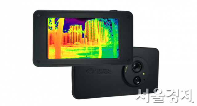 아이쓰리시스템의 휴대용 열영상카메라 'TE-SQ1' 제품 모습. 이 회사가 군사용 적외선 검출기 기술을 바탕으로 민수용 제품을 개발한 것이다. /사진제공=아이쓰리시스템