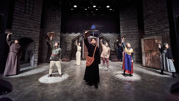 아트리의 작품 ‘더 북’(위)과 ‘루카스’(아래). 아트리 제공