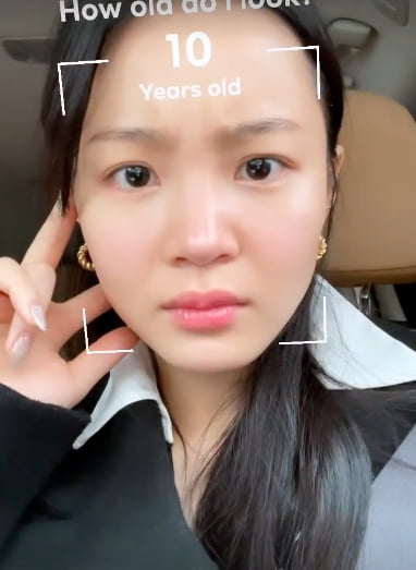 Singer Lee Hi laughed using the effect of a mobile phone application.Lee Hi posted a video on his SNS on the 21st without any comment.The released video shows Lee Hi taking a self-portrait with the application effect that matches the age of the appearance.On his face, the phrase looks like a 10-year-old is displayed, and Lee His expression is revealed and he gives a smile.Meanwhile, he was joined by AOMG last year