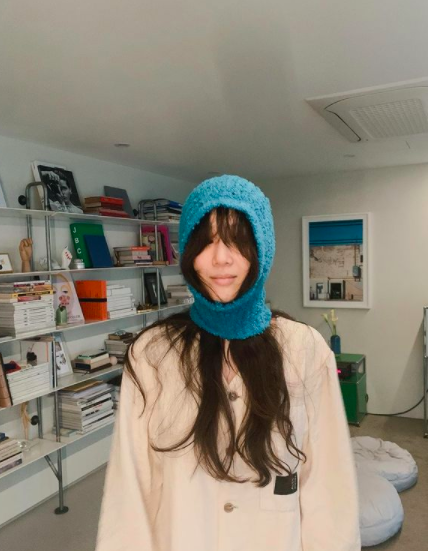 Actor Jung Ryeo-won also digested fashion items that were not easy.Jung Ryeo-won said on his Instagram on the 21st, No, I came to play suddenly and why do you put this hat on?You are so funny, he said, referring to his best friend, singer and actor Kim Soy.The photos released together show Jung Ryeo-won wearing a turquoise-colored hat that Kim Soy appears to have been covered.Even though it has become a hairstyle like water seaweed, it does not lose its unique atmosphere.Kim Soy commented, My sister is so pretty # Advertising # My money, and Jung Ryeo-won laughed at the comment Among Asson Line.Meanwhile, Jung Ryeo-won appeared on JTBC Drama Inspection Civil War which ended in February 2020 and is currently reviewing his next work.Jung Ryeo-won SNS