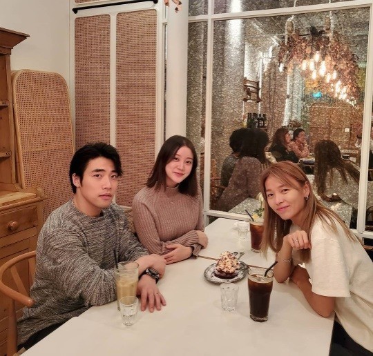 On Monday, Hyeolim said through his Instagram account, The Slap with SunyeSister in a few years.Ive heard real-life parenting advice, introduced my groom, ate some delicious things, dated. Dreamy time. Moms ready for the idol shooter!? In the public photos, Hyeolim is eating dessert at a cafe with Husband Shin Min-chul and Sunye.Many fans were pleased with the appearance of Hyeolim and Sunye, who have been together for a long time.Fans who saw the posts left many comments such as The Soul-Mate (Wonder Girls fan club name), It looks so good, What is the big hit and so on.Meanwhile, Hyeolim married Taekwondo player Shin Min-chul last year and recently reported on the news of pregnancy.
