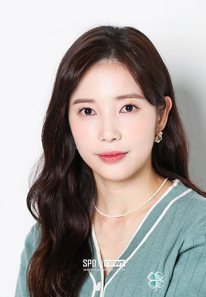 ▲ 윤채경이 스포티비뉴스와 인터뷰에서 포즈를 취하고 있다. 곽혜미 기자 khm@spotvnews.co.kr