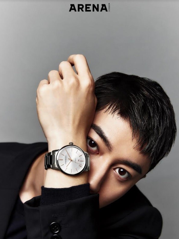 Actor Kwak Dong-yeon shook his girlfriend properly.The December issue of the mens fashion magazine Arena Homme Plus featured a picture of Kwak Dong-yeon.Kwak Dong-yeon in the photo focused attention on the fatal eyes that fell even if he was watching.A playful look, a pure boys charm, as well as a charismatic atmosphere filled the screen.Especially, Kwak Dong-yeons eyes, staring out of the frame while leaning on a chair wearing a black suit, feel a heavy winter sensibility.In addition, it shows the style of winter boyfriend look with styling with a simple and sophisticated boyfriend look and a classic yet original design watch.In the filming scene, Kwak Dong-yeon tried to bring out a new image of actor Kwak Dong-yeon who has not shown it yet, while actively making ideas and worries to create better results.As such, Kwak Dong-yeon showed his presence with his own personality while faithful to the basics in both pictorial and acting activities.Kwak Dong-yeon, who played a role as Jang Han-seo in the first half of the years most popular TVN Vinsenzo, was loved by viewers for his growth with his outstanding acting skills.Moreover, Vincenzo has gained much popularity overseas, and it is possible to confirm the increased interest and status of actor Kwak Dong-yeon, with requests for interviews in various countries such as Asia, Europe and North America.Kwak Dong-yeons trend is expected to continue in the future.After Vincenzo, he finished filming the movie 6/45 and contributed to promoting healthy food consumption with our agricultural and marine products with SBSs Matnam Square.It will also be cast to the original TV Freak and tvN Big Mouth and will be filled with the year of Kwak Dong-yeon in 2022.On the other hand, Kwak Dong-yeon is in the midst of filming TVN Big Mouth.