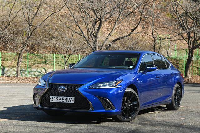 렉서스 ES 300h F 스포츠를 만난 특별한 손님, 유다연