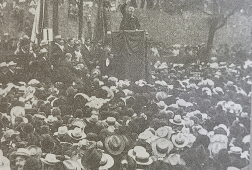 ▲1907년 슈투트가르트의 사회주의인터내셔널(SI) 대회에서 연설하고 있는 조레스 (출처: 장조레스박물관)